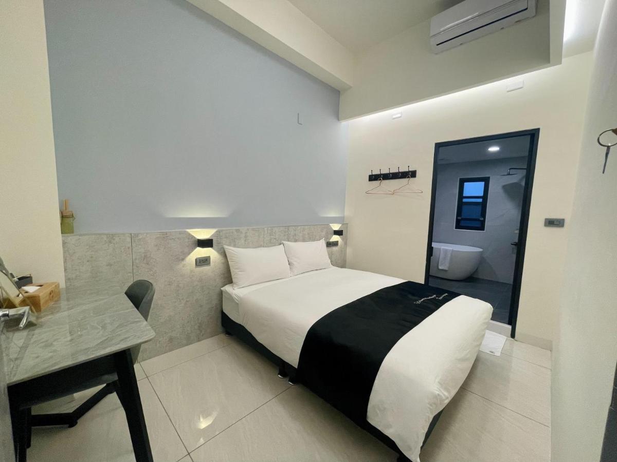Six Seasons Inn - Qian He Тайнан Екстериор снимка