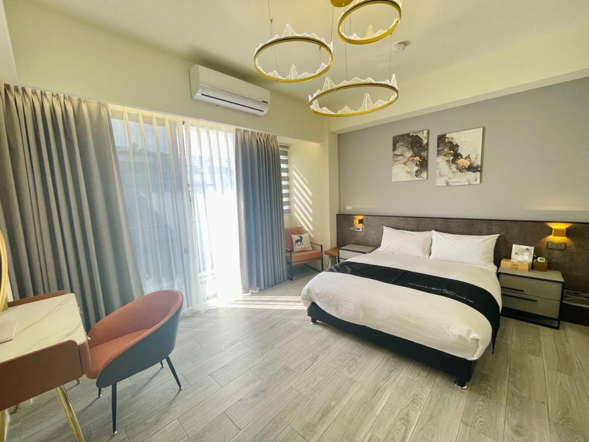 Six Seasons Inn - Qian He Тайнан Екстериор снимка