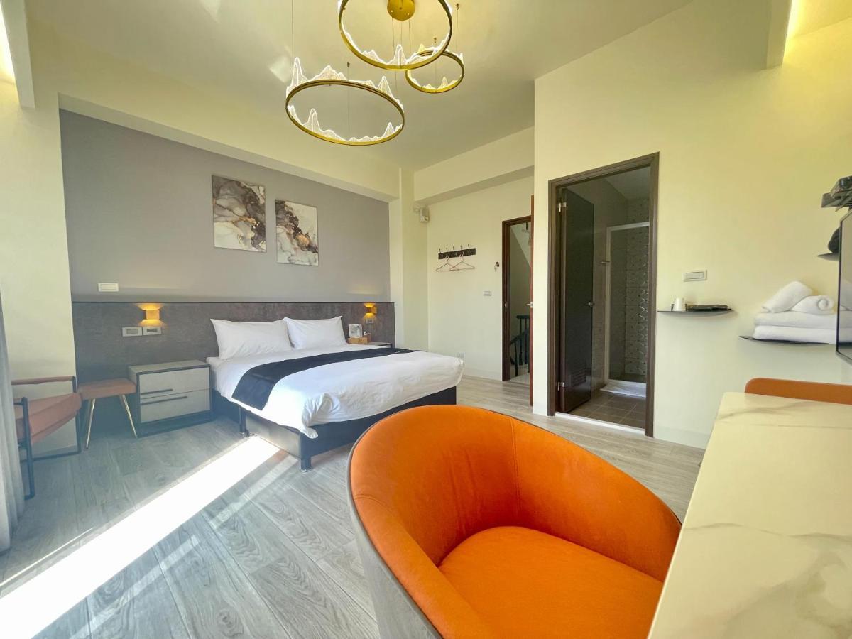 Six Seasons Inn - Qian He Тайнан Екстериор снимка