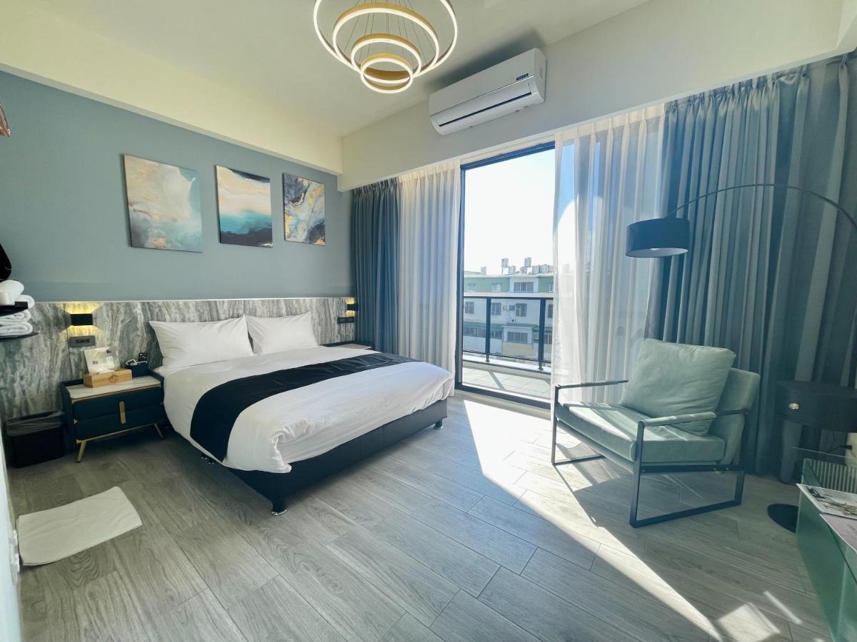 Six Seasons Inn - Qian He Тайнан Екстериор снимка